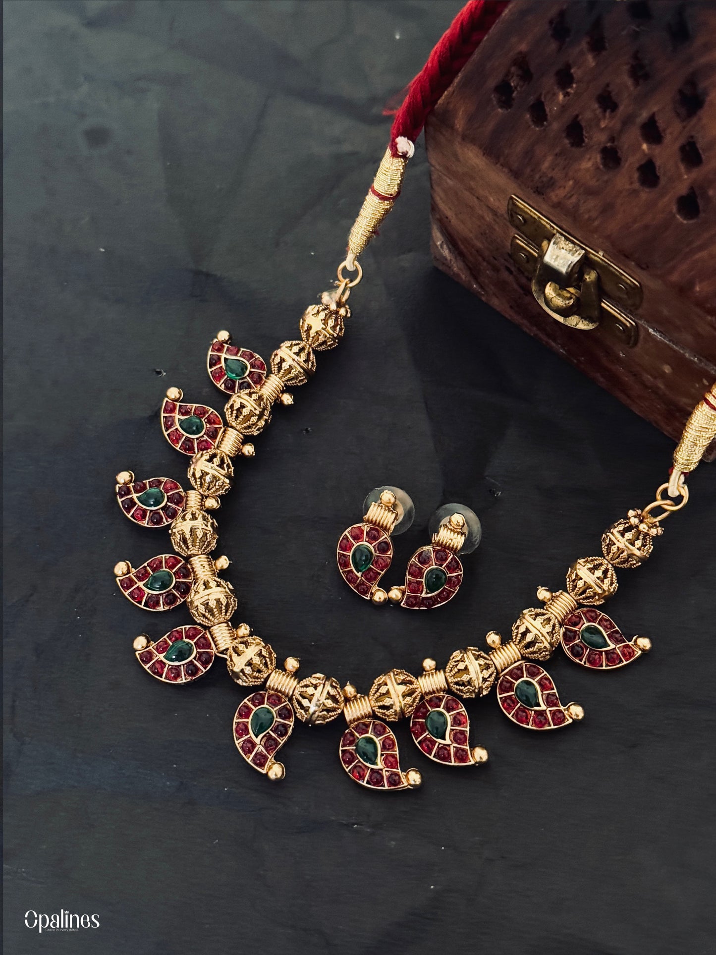 Mango Necklace with Earrings