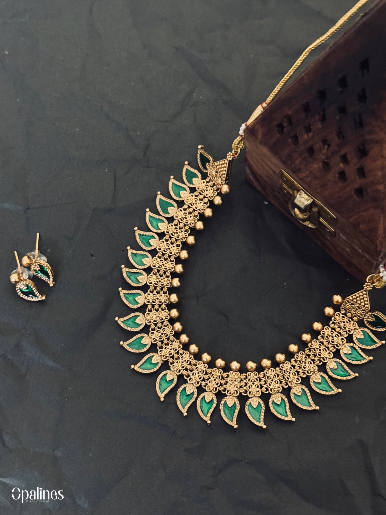 PREMIUM MANGA MAALA WITH EARRINGS