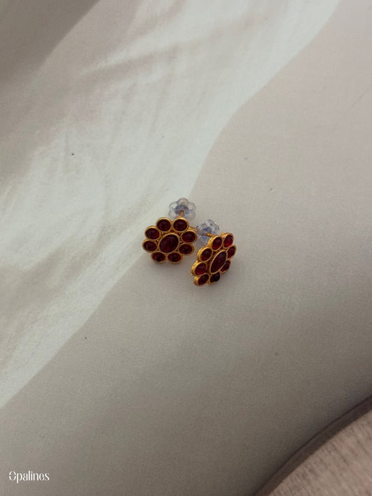 Minimalist Floral Charm Necklace With Earrings