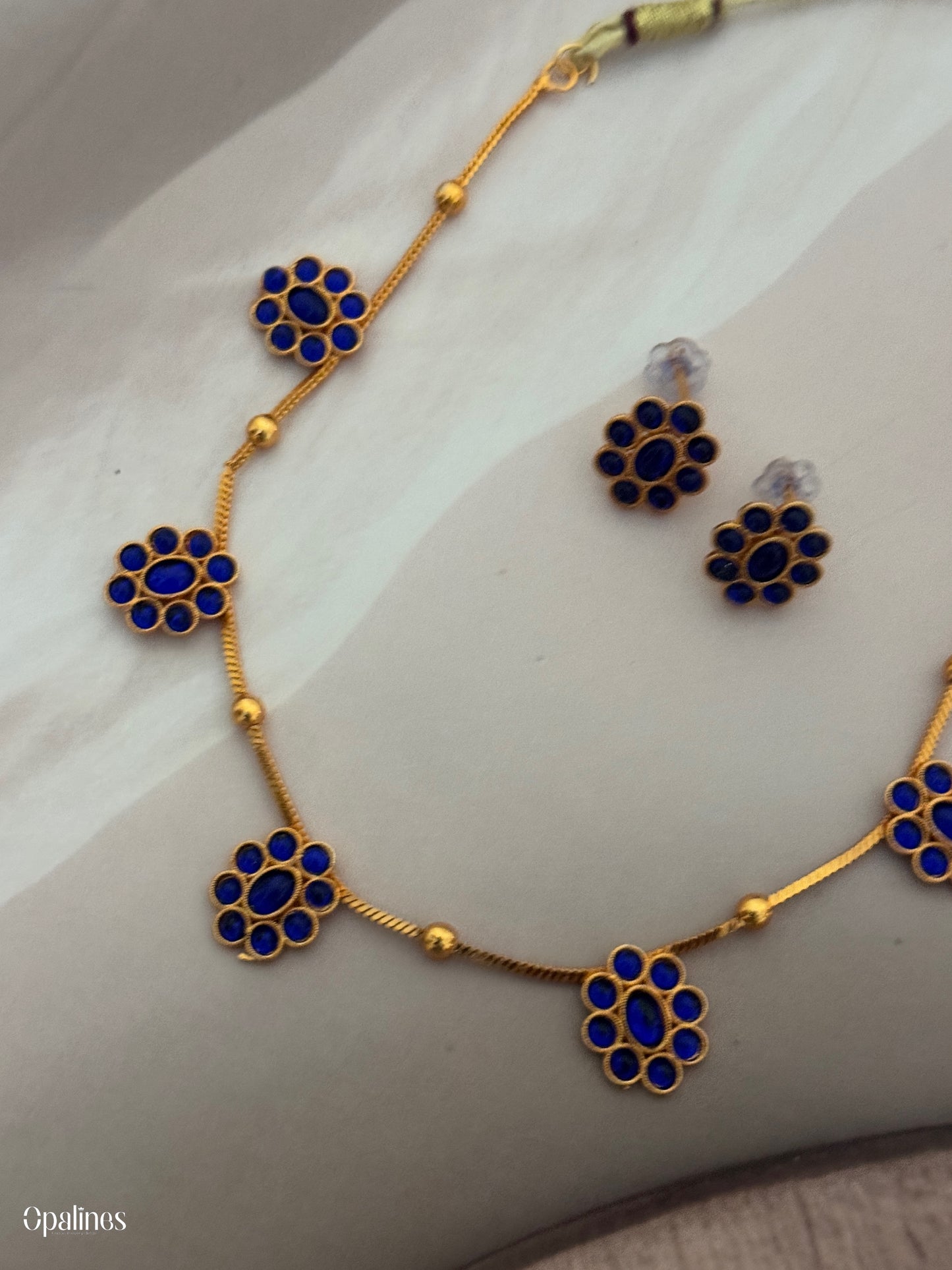 Minimalist Floral Charm Necklace With Earrings