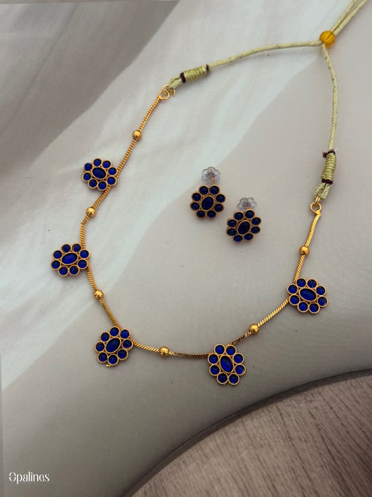 Minimalist Floral Charm Necklace With Earrings