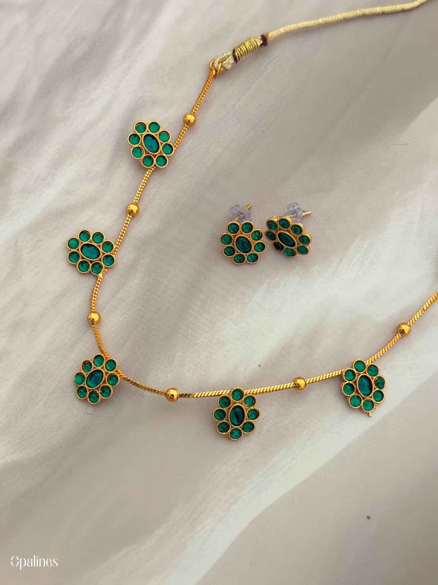 Minimalist Floral Charm Necklace With Earrings