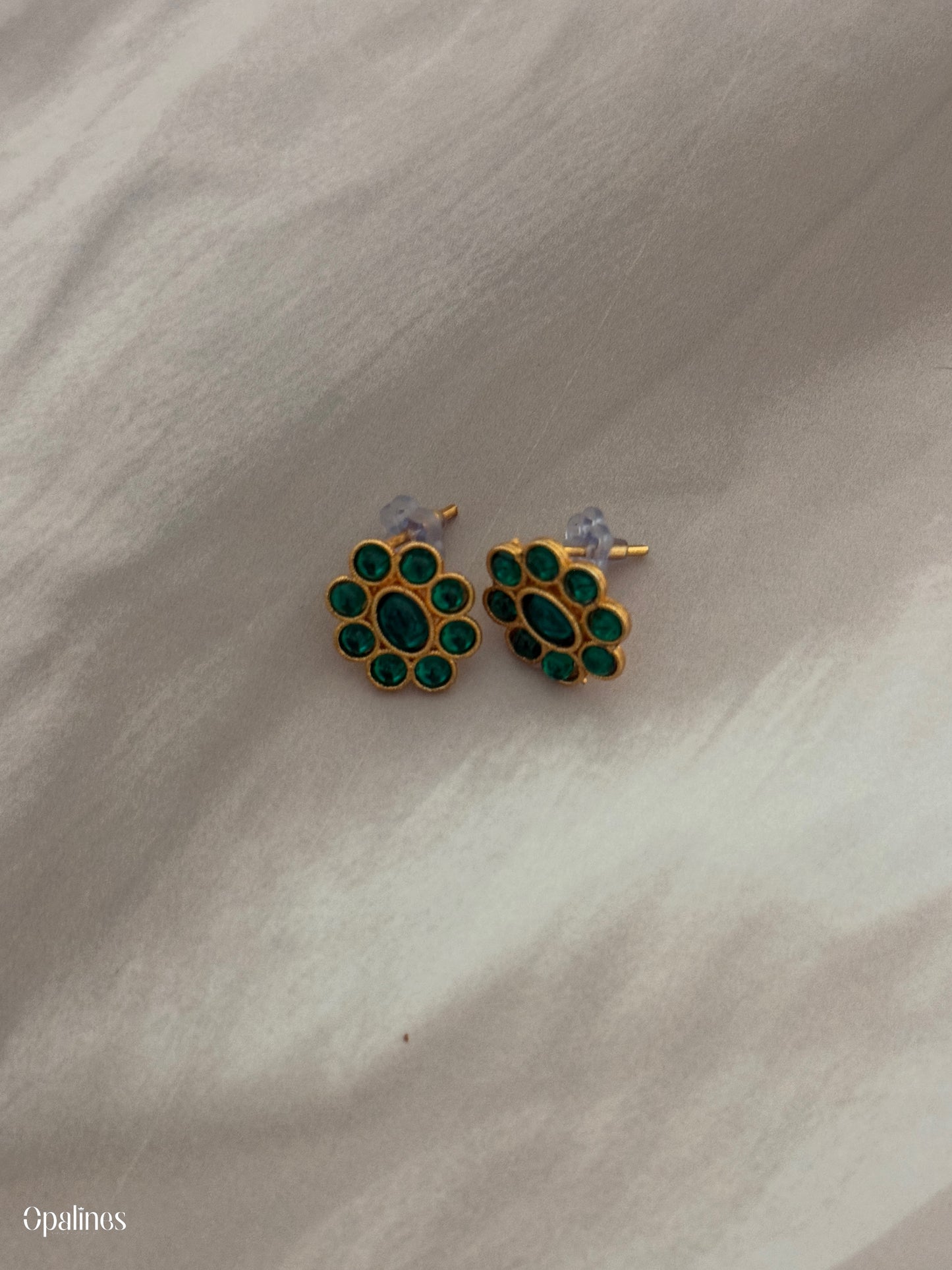 Minimalist Floral Charm Necklace With Earrings