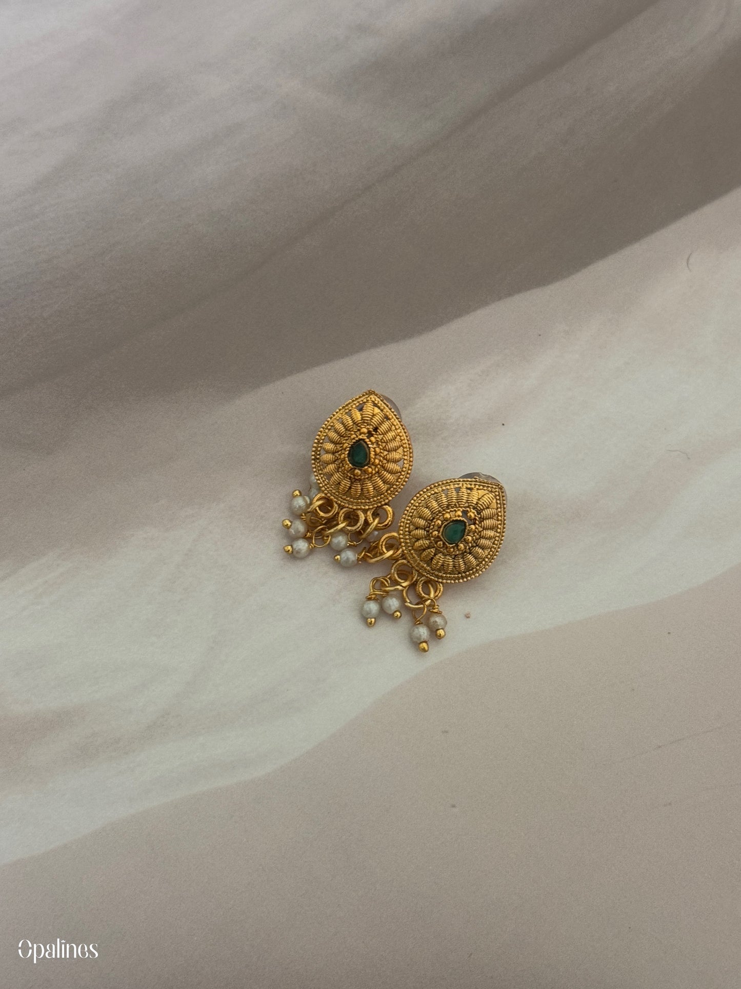 Antique Double Layered Necklace Set With FloralPendant