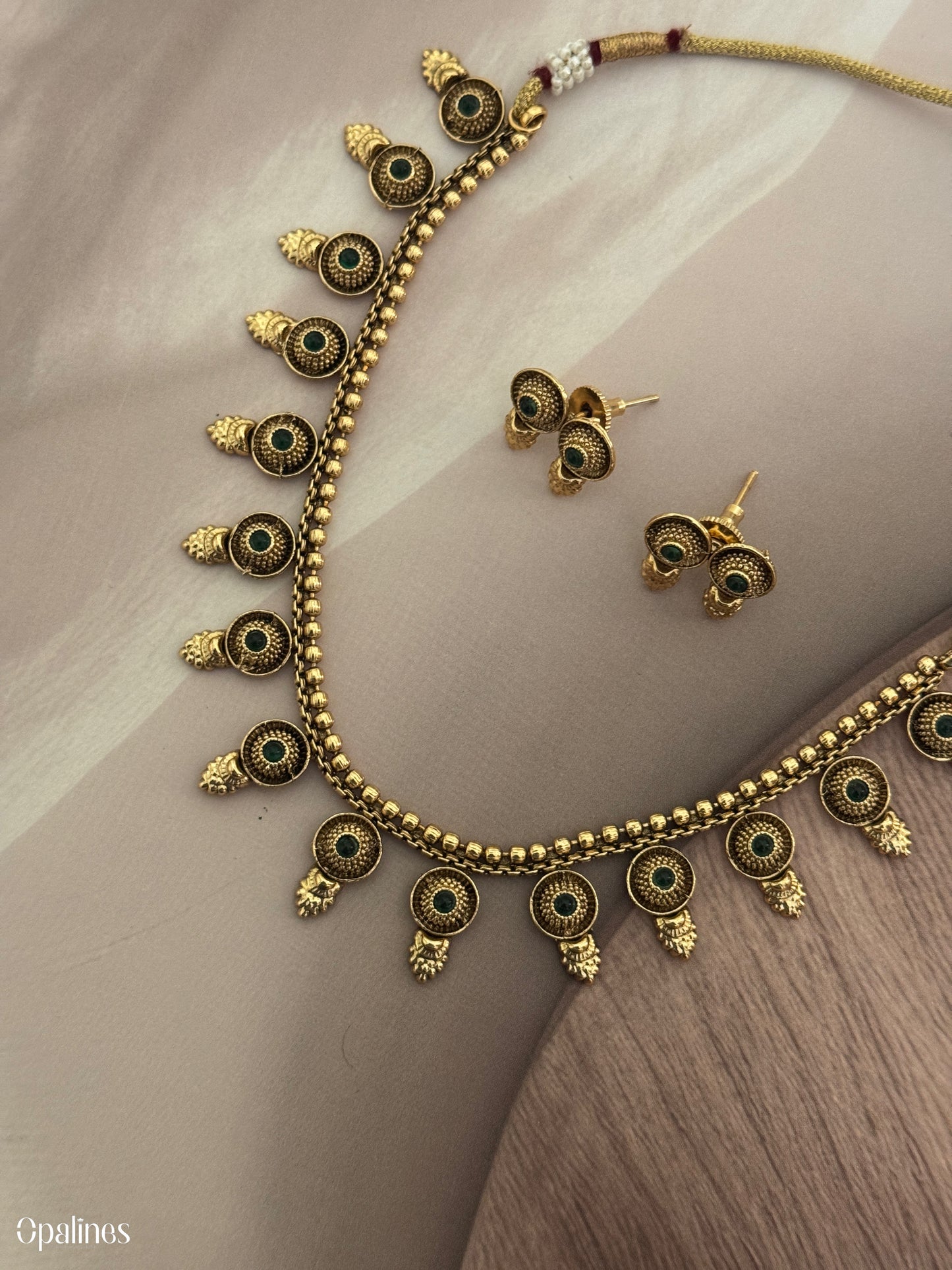 Trendy Choker Necklace With Earrings